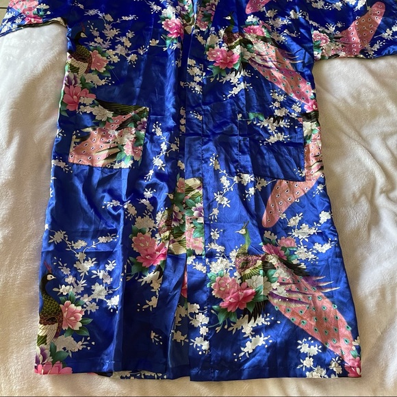 Zhong Sang satin robe - Picture 4 of 4